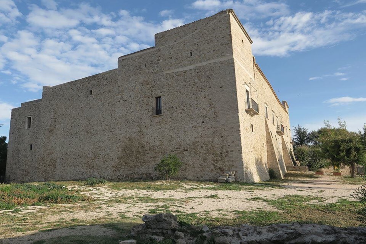  LE CHȂTEAU IMPERIAL DE SANT’AGATA DI PUGLIA