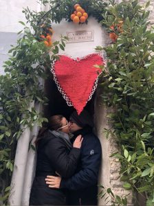 Vico del Gargano, il vicolo del bacio